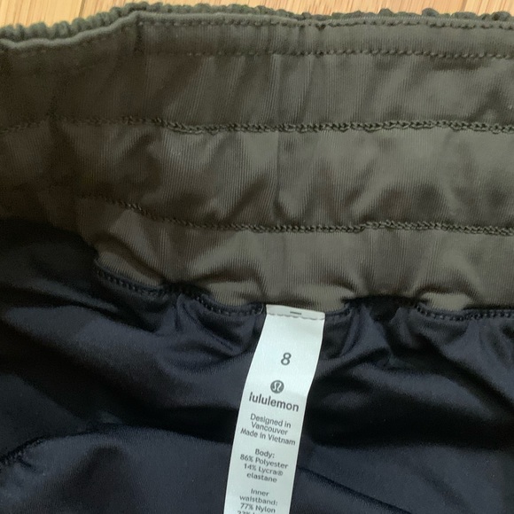 Lululemon Tracker Short IV (4-way Stretch 4" ) - Picture 6 of 7